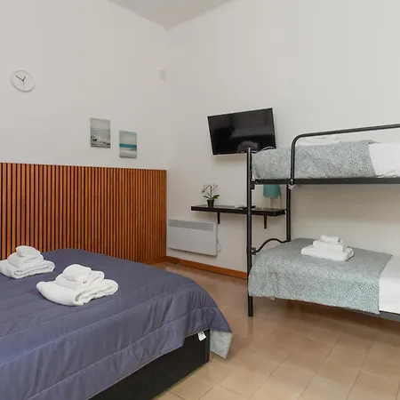 Inside Chiaia Pensionat Neapel