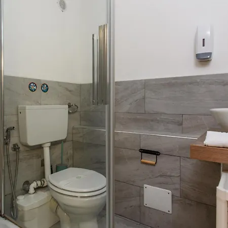 Inside Chiaia Pensionat Neapel