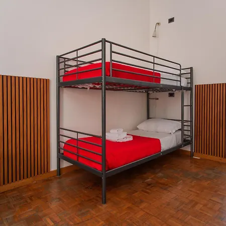 Inside Chiaia 3* Neapel