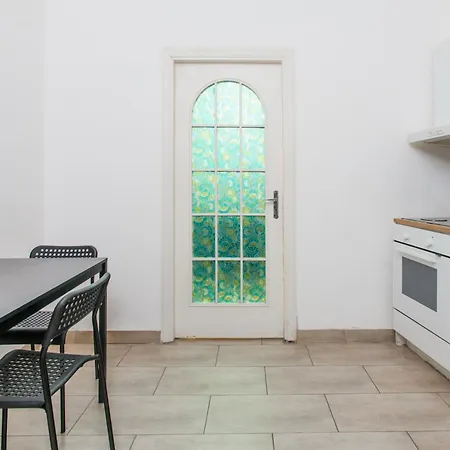 Inside Chiaia 3* Неаполь