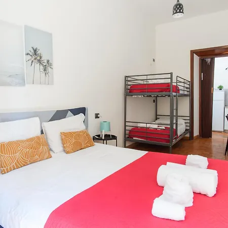 Гостевой дом Inside Chiaia 3*