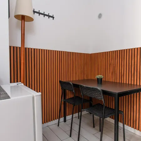 Гостевой дом Inside Chiaia Неаполь