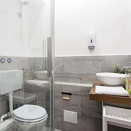 Inside Chiaia 3* Naples