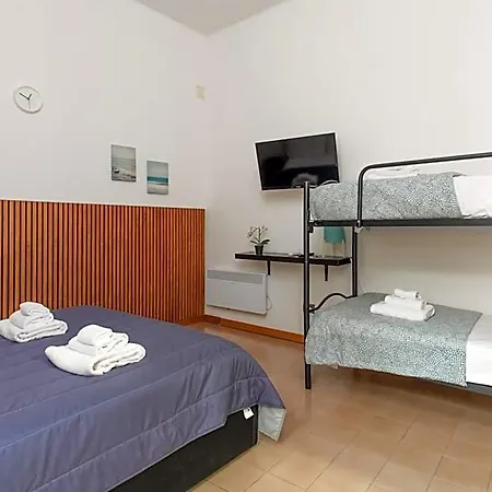 Inside Chiaia 3*
